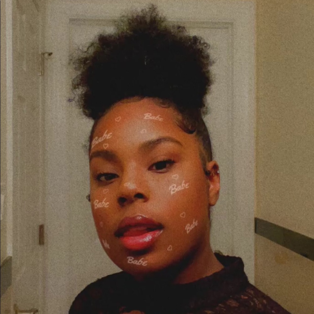 Meet your Posher, Selina